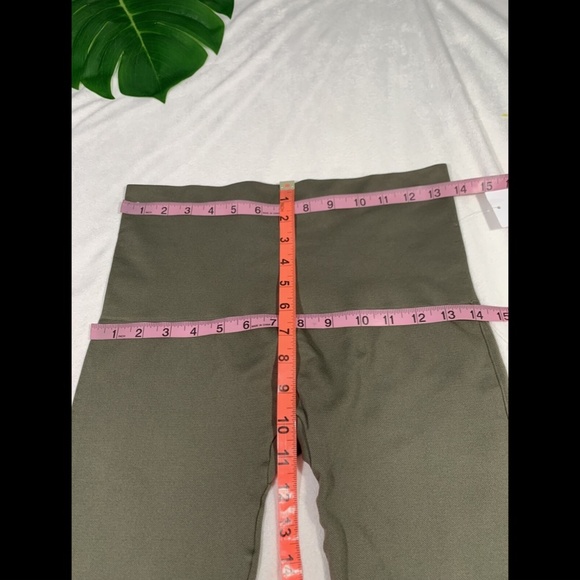 NEW $72 SPANX Seamless Capri Leggings in Olive Green [PLUS SZ 1X‎ ] - Picture 4 of 12